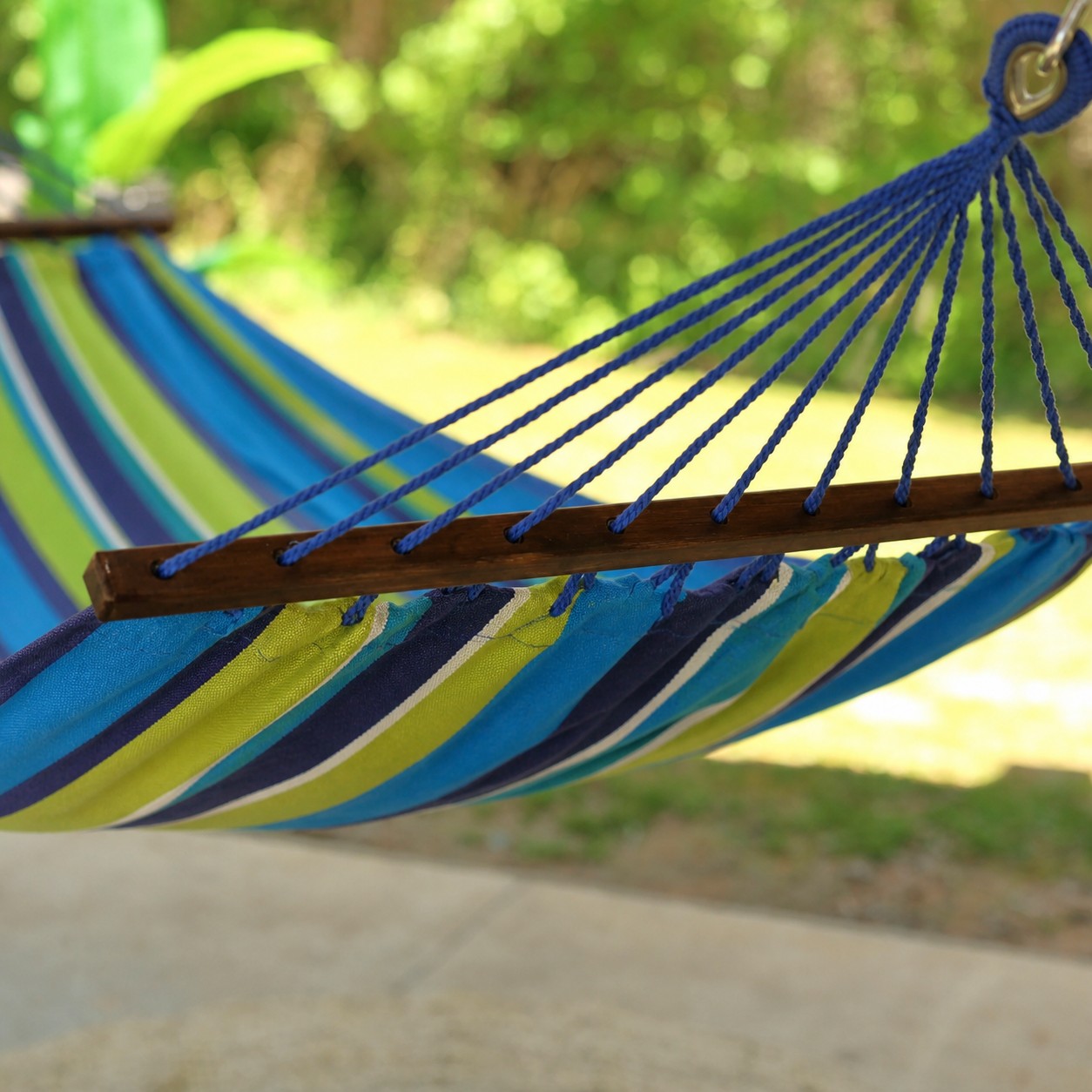 close up to the Cotton Hammock With Wood Spreader Bars