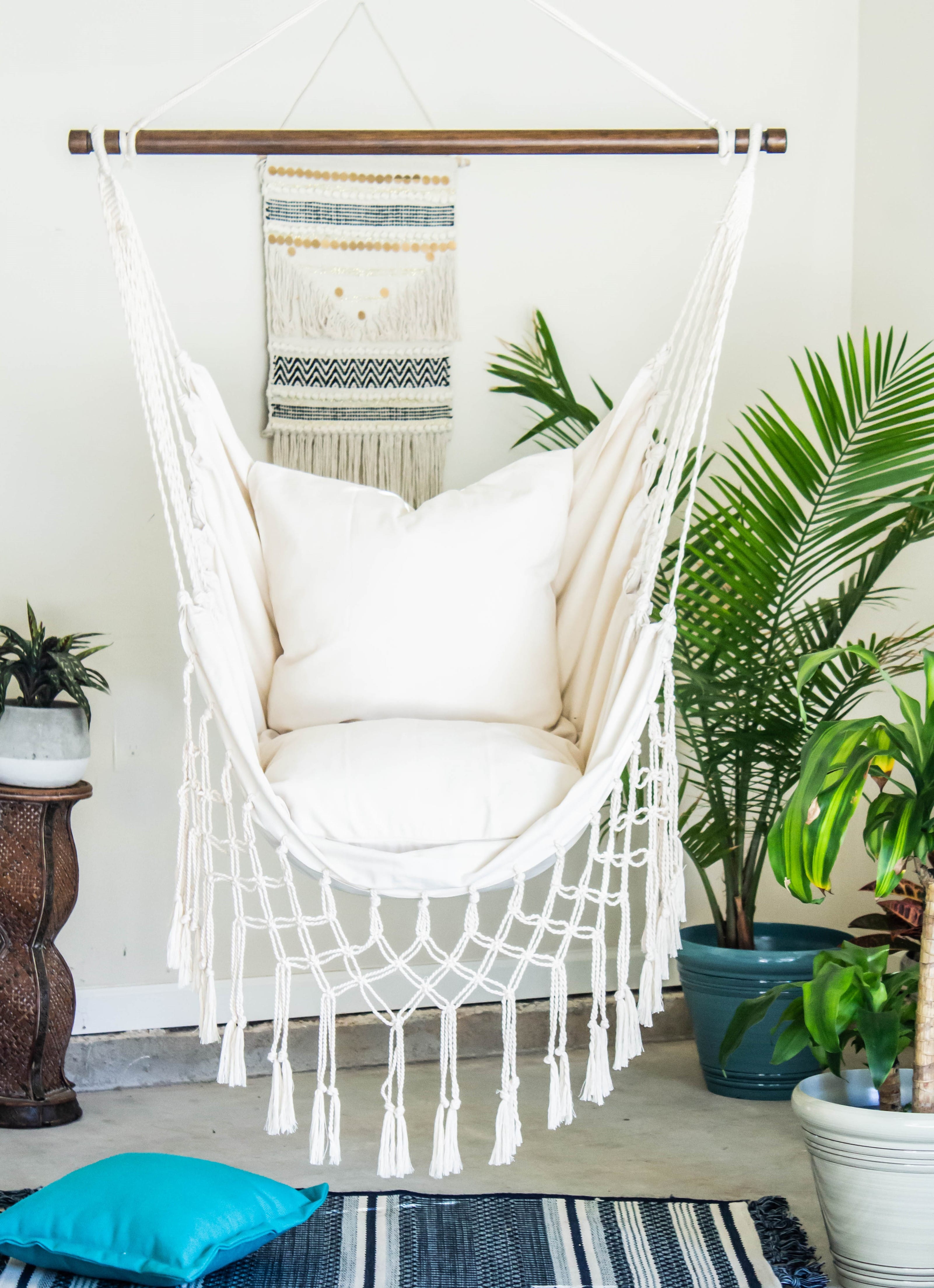 White Hanging Hammock Chair With Macrame Fringe – Limbo Imports